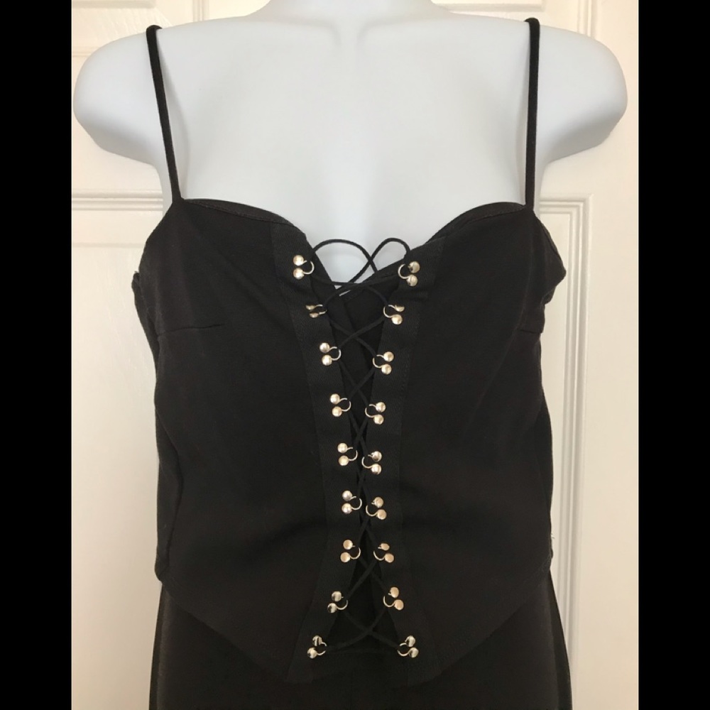 ❣️ Charlotte Russe semi crop top large❣️